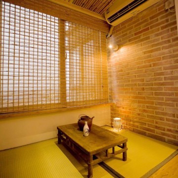古典昏黃中式風(fēng)格70平米一居室臥室榻榻米裝修效果圖
